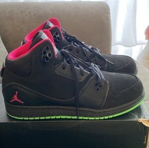 Jordan | 1 Flight 2BG Black/Vivid Pink-Lt LCD Green